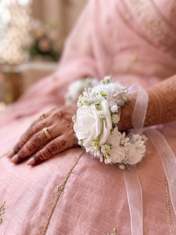 Pure White Bloom Floral Bridal Gajray